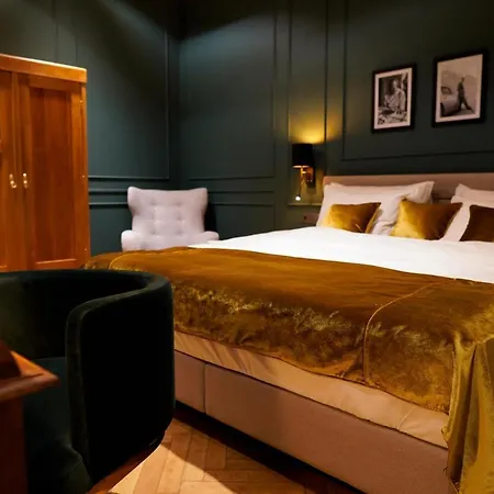 Leon S Place Apartment *